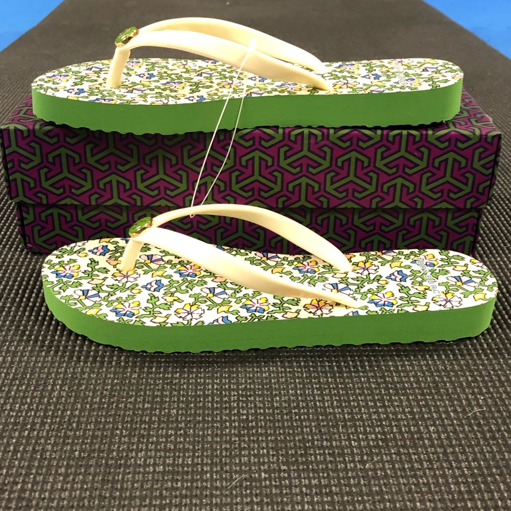 ๐ HP ๐ ๐ Tory Burch Wild Pansy New Ivory Flip Flops - Picture 4 of 9